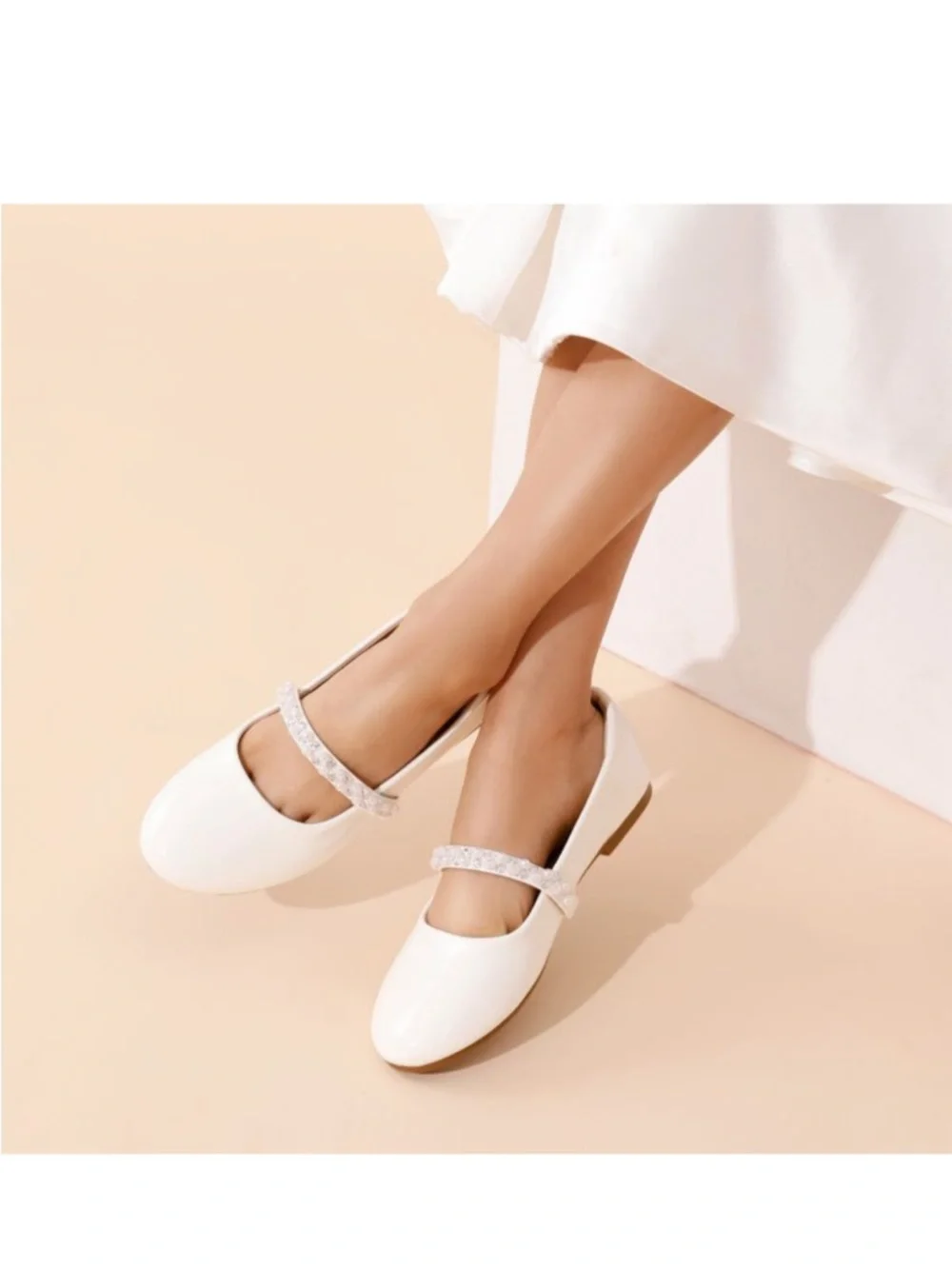 NIB DREAM PAIRS White Patent Leather Girls Mary Jane with Beaded Strap